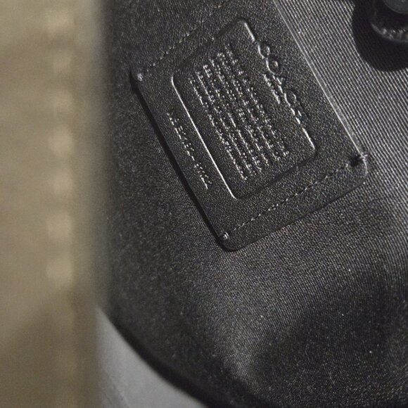 Nwt Coach large Town bucket bag in real leather olive green and silver - Picture 7 of 12